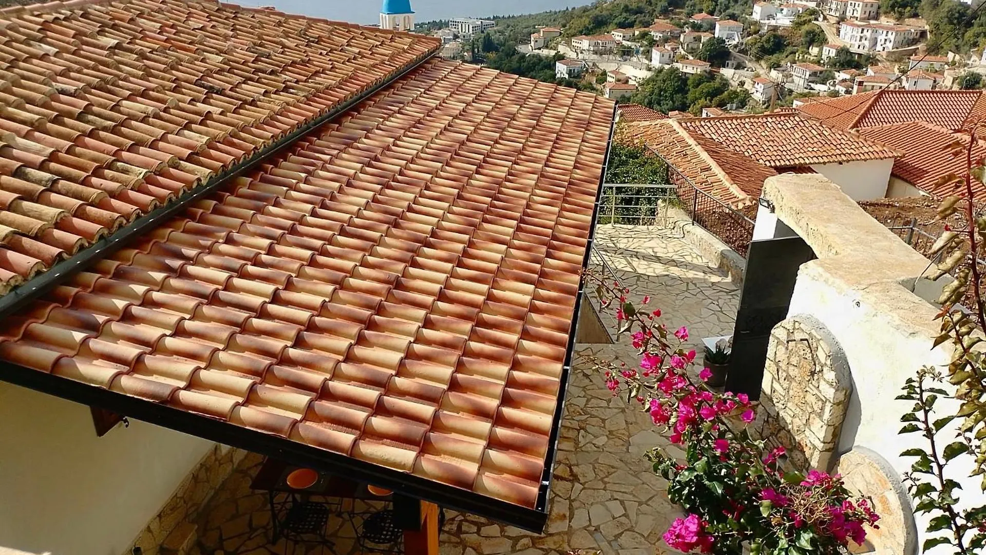 Karolas Home Dhërmi Albania